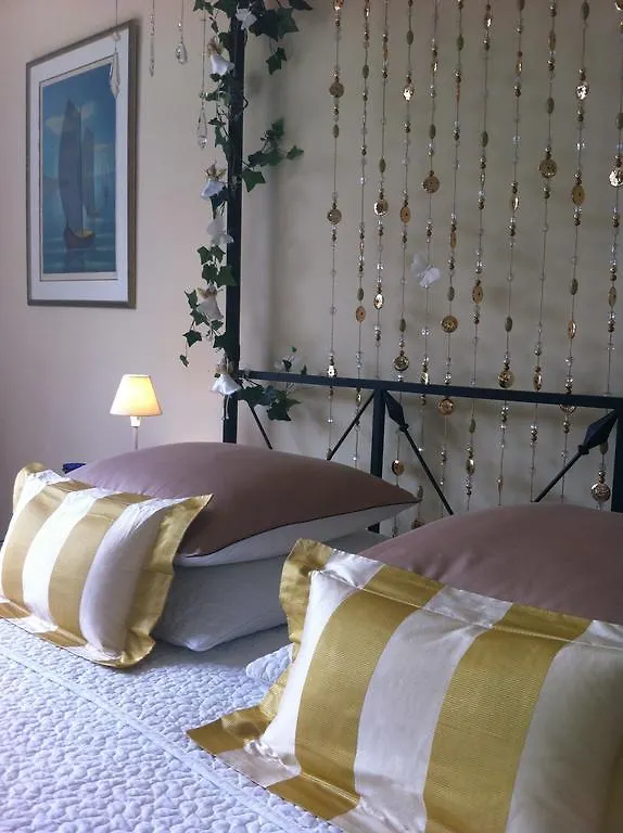 Ou Dorment Les Fees Bed and Breakfast Lille Frankrike