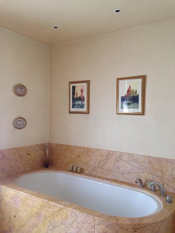 Bed & Breakfast Ou Dorment Les Fees Bed and Breakfast Lille Frankrike